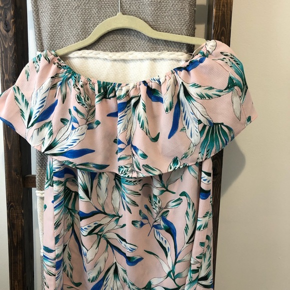 XS c&e off the shoulder printed top - Picture 3 of 3